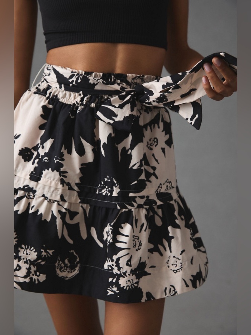 Anthropologie Somerset Black White Floral Belted Mini Skirt Size M - Picture 2 of 9